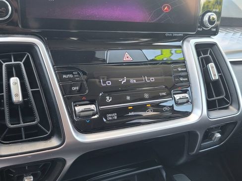 Used 2023 Kia Sorento EX AWD/4WD image 27