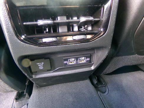Used 2023 Jeep Grand Cherokee Altitude AWD/4WD image 43