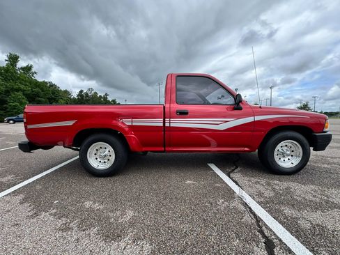 Used 1994 Toyota Pickup 2WD Regular Cab image 6