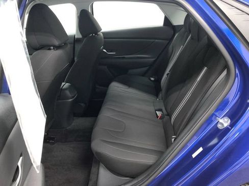 Used 2023 Hyundai Elantra SEL w/ Convenience Package FWD image 21