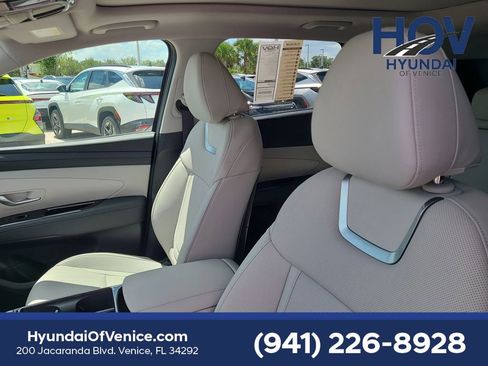 New 2025 Hyundai Tucson Limited image 10