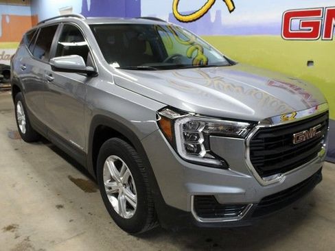 Used 2023 GMC Terrain SLE w/ Driver Convenience Package AWD/4WD image 3