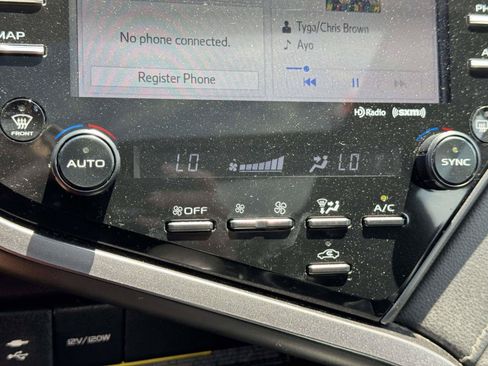 Used 2019 Toyota Camry XSE FWD image 27
