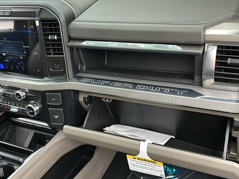 Used 2026 Ford F450 Platinum w/ Platinum Plus Package image 41