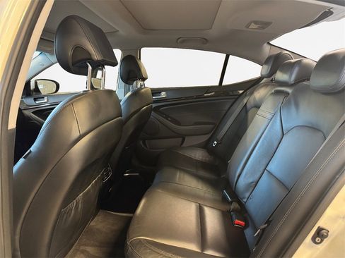 Used 2015 Kia Cadenza Premium w/ Luxury Package image 24