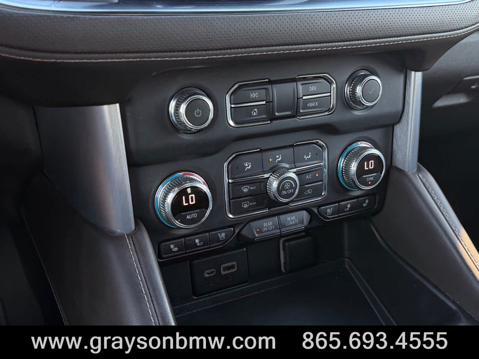 Used 2022 GMC Yukon SLT w/ SLT Premium Package AWD/4WD image 29