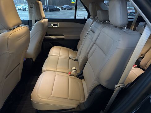 Certified 2023 Ford Explorer XLT w/ Equipment Group 202A image 37