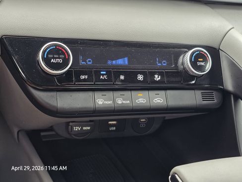 Certified 2025 Hyundai Elantra Sport FWD image 21