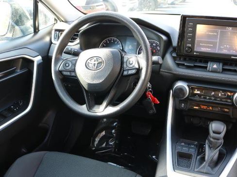 Used 2021 Toyota RAV4 LE image 20