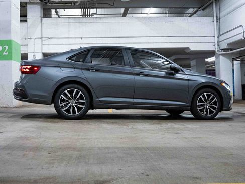 New 2026 Volkswagen Jetta SE FWD image 7