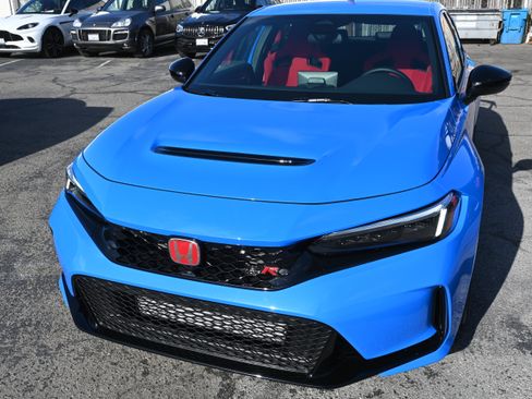 Used 2025 Honda Civic Type R image 3