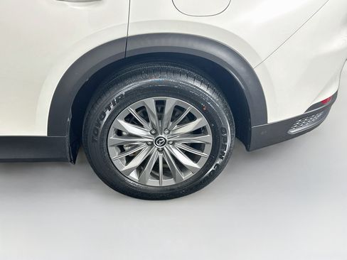 Used 2024 MAZDA CX-90 Plug-In Hybrid w/ Preferred AWD/4WD image 11