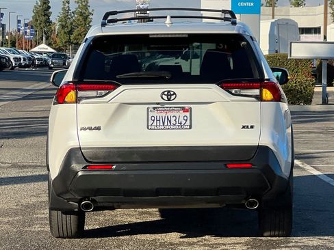 Used 2023 Toyota RAV4 XLE Premium image 7