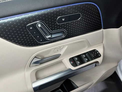 Certified 2025 Mercedes-Benz GLB 250 4MATIC image 20