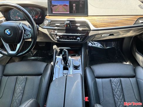 Used 2021 BMW 530i w/ Convenience Package RWD image 17
