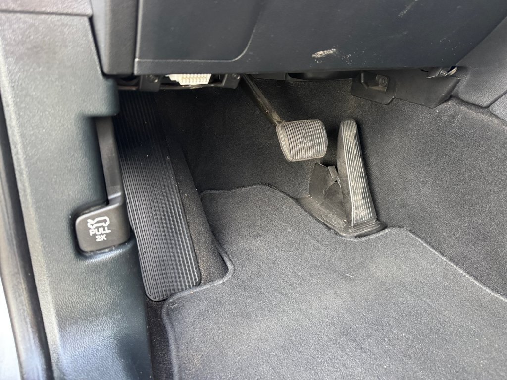 Used 2020 Ford Explorer XLT w/ Equipment Group 202A RWD image 36