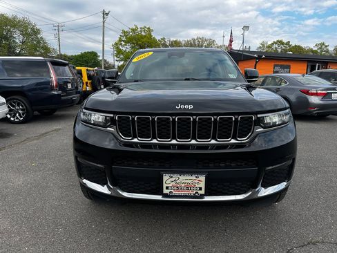 Used 2022 Jeep Grand Cherokee L Limited AWD/4WD image 2