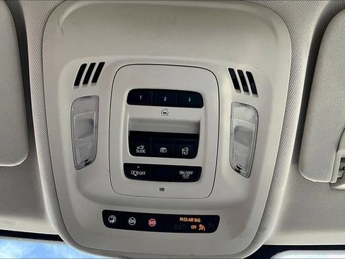 Used 2022 Buick Envision Avenir w/ Technology Package II AWD/4WD image 15