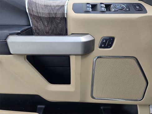 Used 2017 Ford F350 Lariat w/ Lariat Ultimate Package image 25