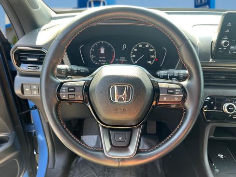 Used 2025 Honda Pilot TrailSport image 15