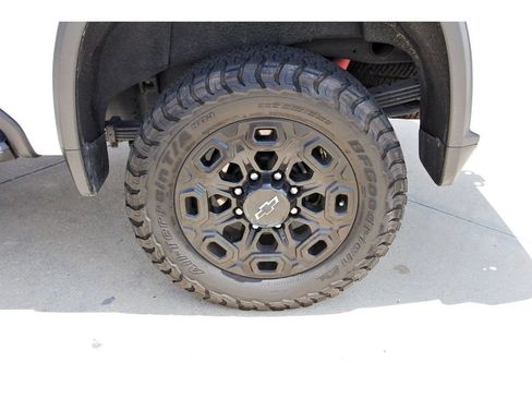 Used 2024 Chevrolet Silverado 2500 LTZ w/ LTZ Plus Package AWD/4WD image 12