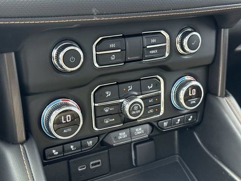 Certified 2022 GMC Yukon XL AT4 AWD/4WD image 17