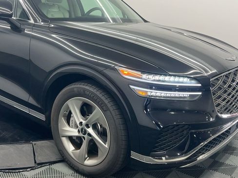 Used 2026 Genesis GV70 2.5T Select image 5