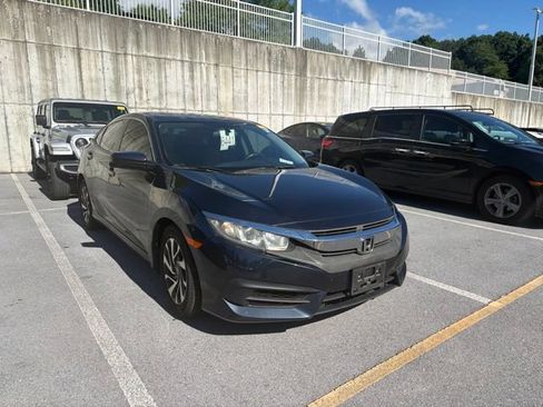Used 2018 Honda Civic EX image 3