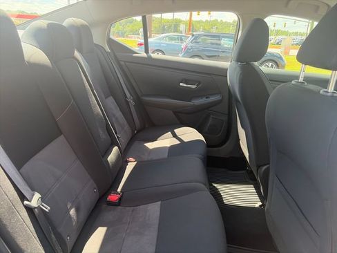 Used 2022 Nissan Sentra SR w/ Lighting Package FWD image 13