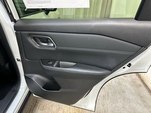 Certified 2025 Nissan Rogue Platinum image 29