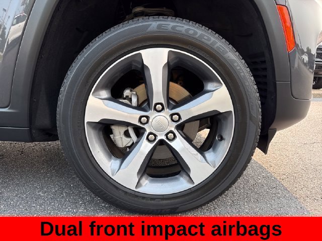Used 2025 Jeep Grand Cherokee Limited AWD/4WD image 34