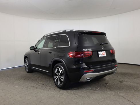 Used 2025 Mercedes-Benz GLB 250 4MATIC image 5