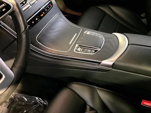 Used 2020 Mercedes-Benz GLC 300 4MATIC image 17