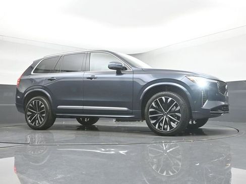 New 2026 Volvo XC90 B6 Plus w/ Protection Package Premier image 38