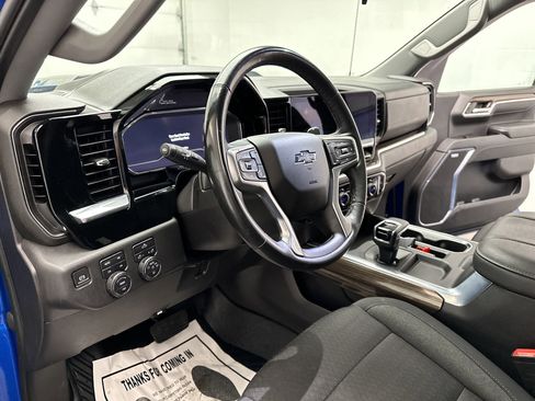 Used 2024 Chevrolet Silverado 1500 LT Trail Boss w/ Convenience Package II image 17