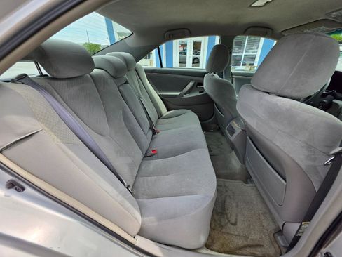 Used 2009 Toyota Camry LE FWD image 16