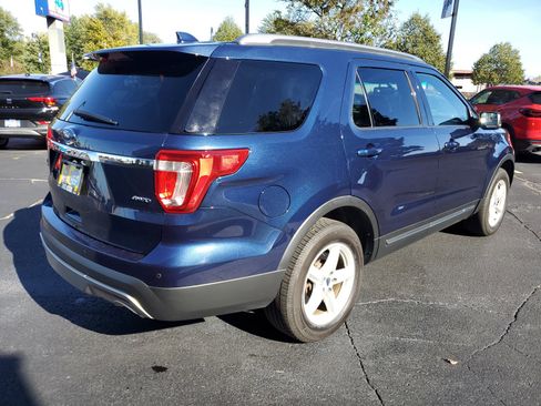 Used 2016 Ford Explorer XLT w/ Equipment Group 202A image 5