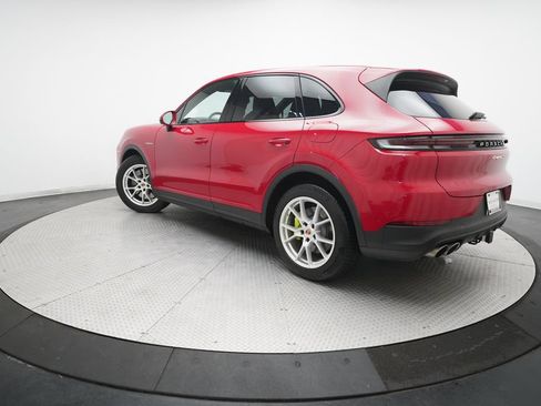Certified 2025 Porsche Cayenne S AWD/4WD image 35