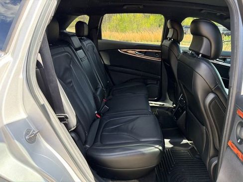 Used 2019 Lincoln Nautilus Reserve w/ Driver Assistance Package image 15