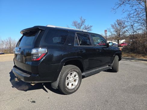 Used 2016 Toyota 4Runner SR5 image 5
