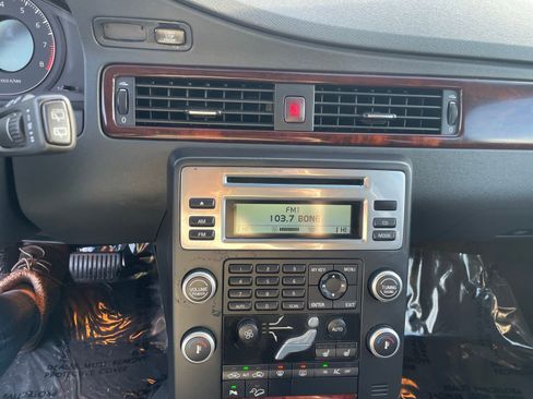 Used 2008 Volvo XC70 3.2 image 17