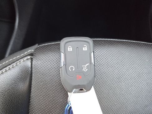 Used 2024 GMC Terrain SLT w/ Tech Package FWD image 35