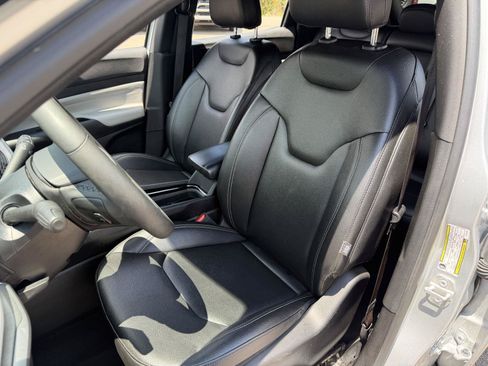 Certified 2025 Jeep Compass Limited AWD/4WD image 16