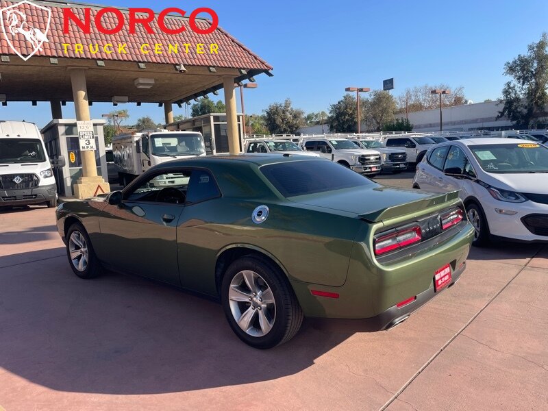 Used 2022 Dodge Challenger SXT RWD image 5