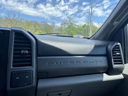 Used 2019 Ford F250 XL w/ Power Equipment Group AWD/4WD image 31