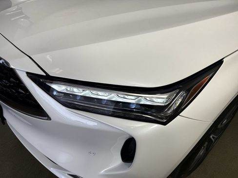 Certified 2024 Acura MDX SH-AWD w/ Technology Package image 30