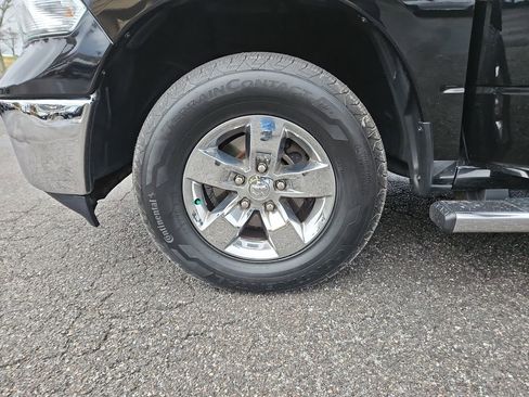 Used 2020 RAM 1500 Classic SLT w/ Luxury Group image 25