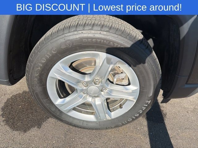 Used 2023 Jeep Compass Latitude AWD/4WD image 5