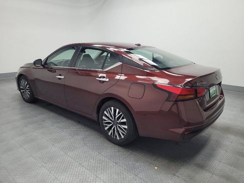 Used 2023 Nissan Altima 2.5 SV image 3