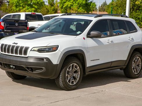 Used 2021 Jeep Cherokee Trailhawk w/ Sun, Sound & Nav Group AWD/4WD image 9